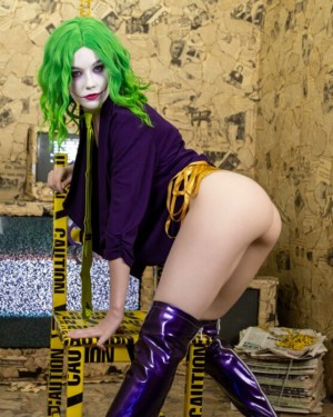 Emily Bloom Joker 7