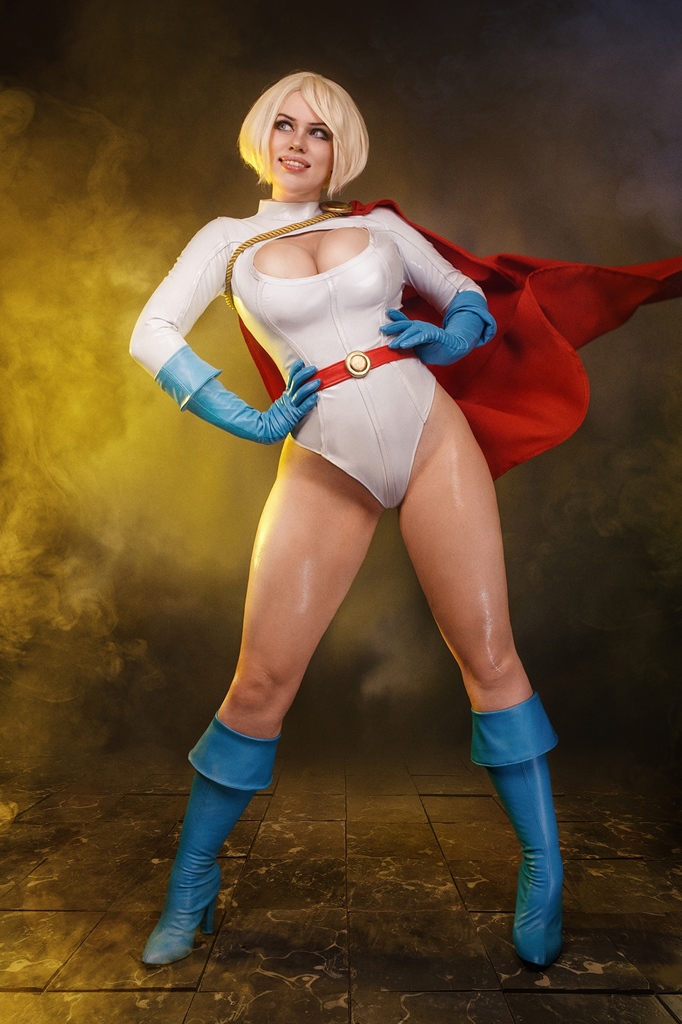Alice Cosplay Power Girl 5