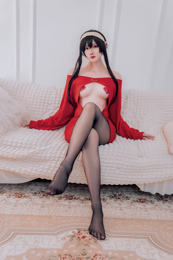 Natsuko 夏夏子 Yor Forger Red Sweater 18