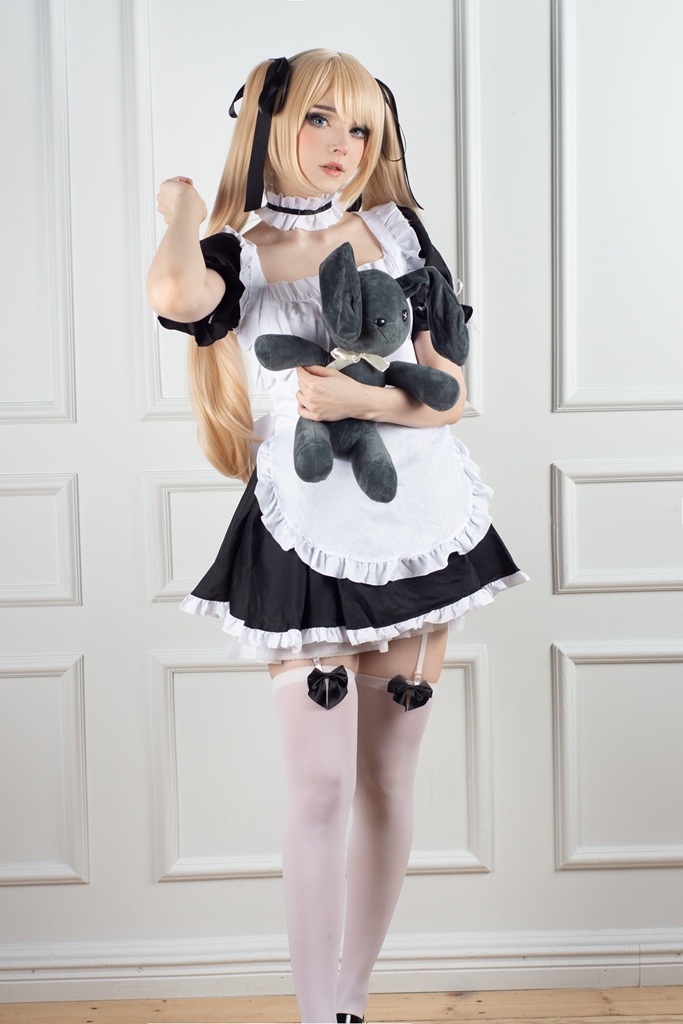 CandyBall Marie Rose Maid 24