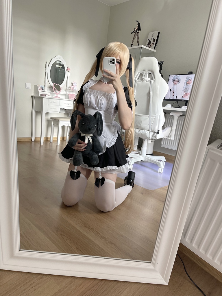 CandyBall Marie Rose Maid 83