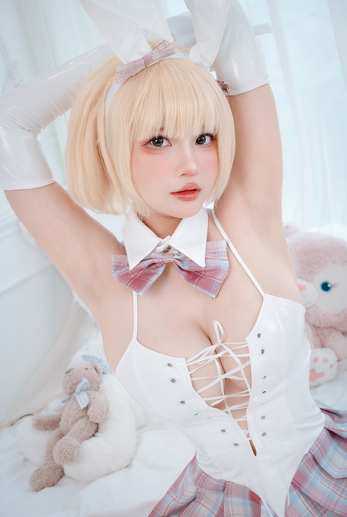 Azami White Bunny Girl 9