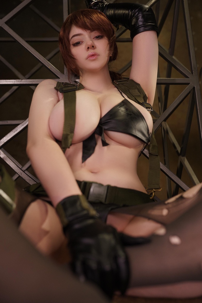 Alina Becker Quiet. Metal Gear Solid 25